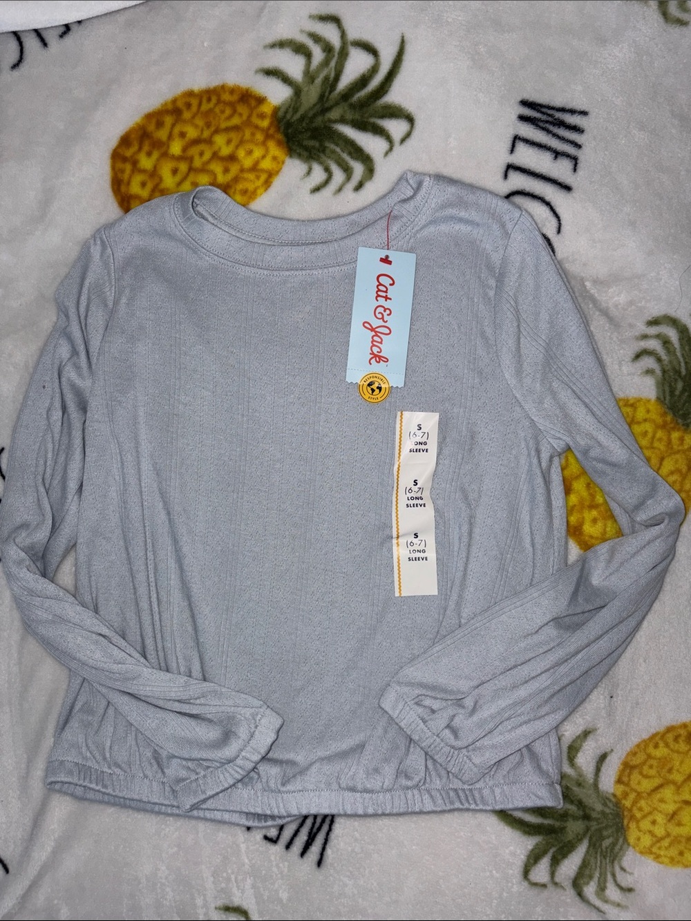 Cat & Jack Pale Gray Long Sleeve Knit Top
Small 6/7